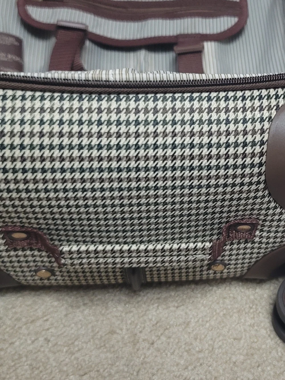 20' Expandable Spinner Carry-on London Fog